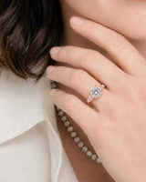 Terzo Tesoro – Natural Round Diamond Three-Stone Engagement Ring