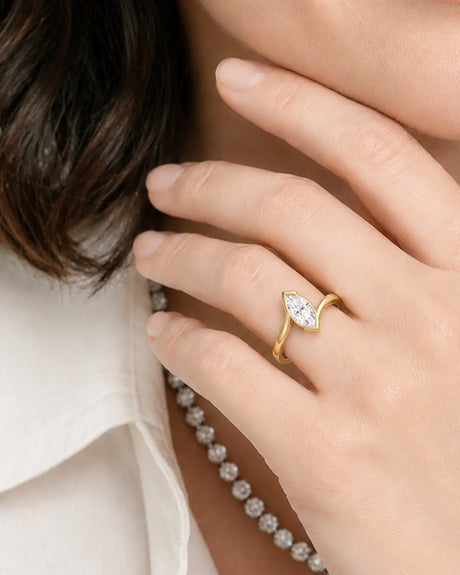 Marquise Möbius – Natural Marquise-Cut Diamond Semi-Tension Ring