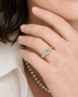 Terzo Tesoro – Natural Round Diamond Three-Stone Engagement Ring