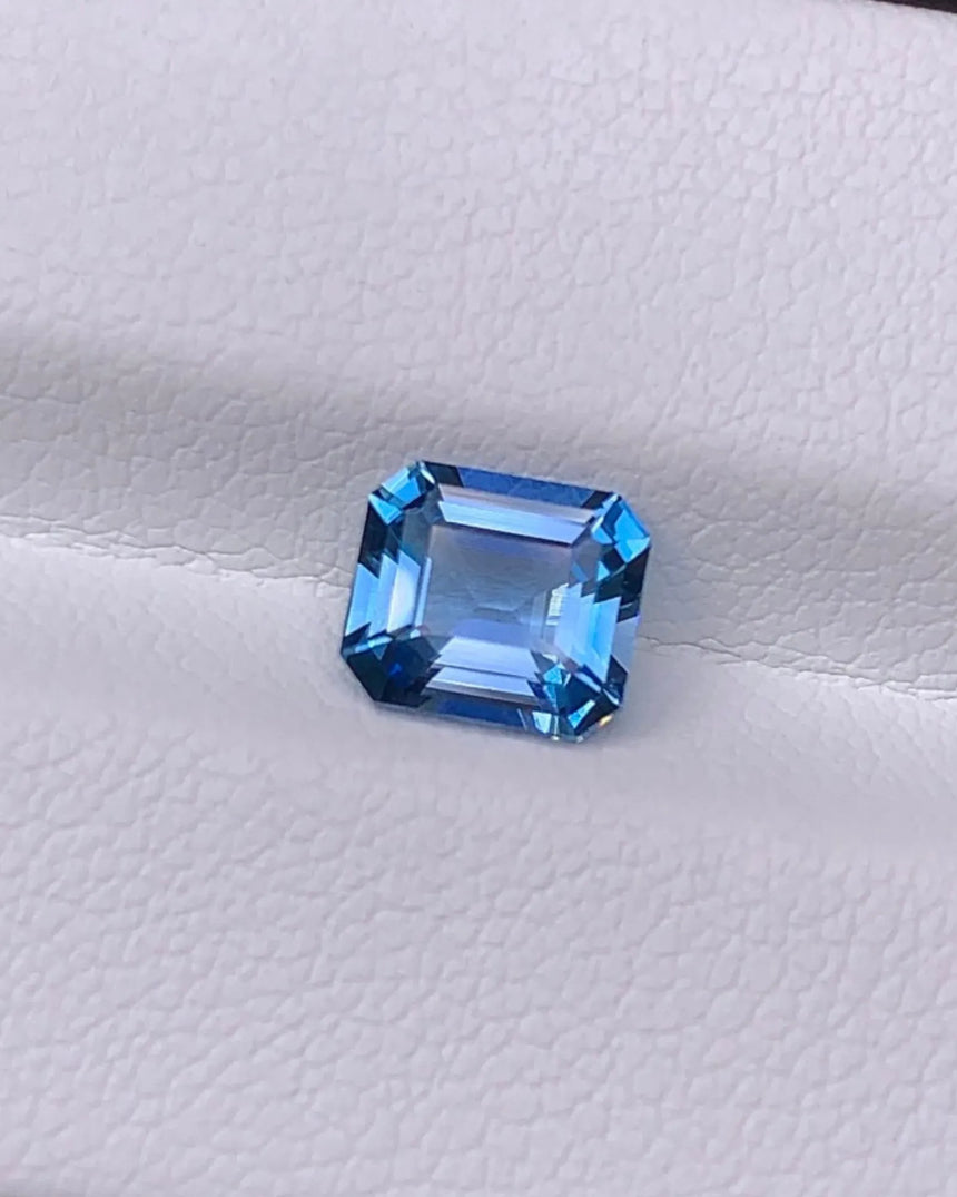 1.00 carat Natural Aquamarine emerald-style faceting | SARATTI