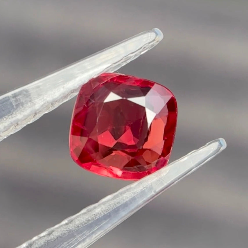 1.02 Carats Cushion Cut Natural Ruby Gemstone – 5.44 × 5.37 × 2.82 mm | SARATTI