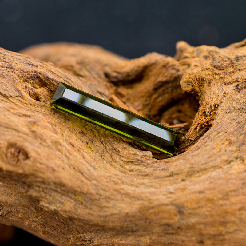 1.5-carat Elongated Emerald Cut Natural Tourmaline Gemstone | Saratti