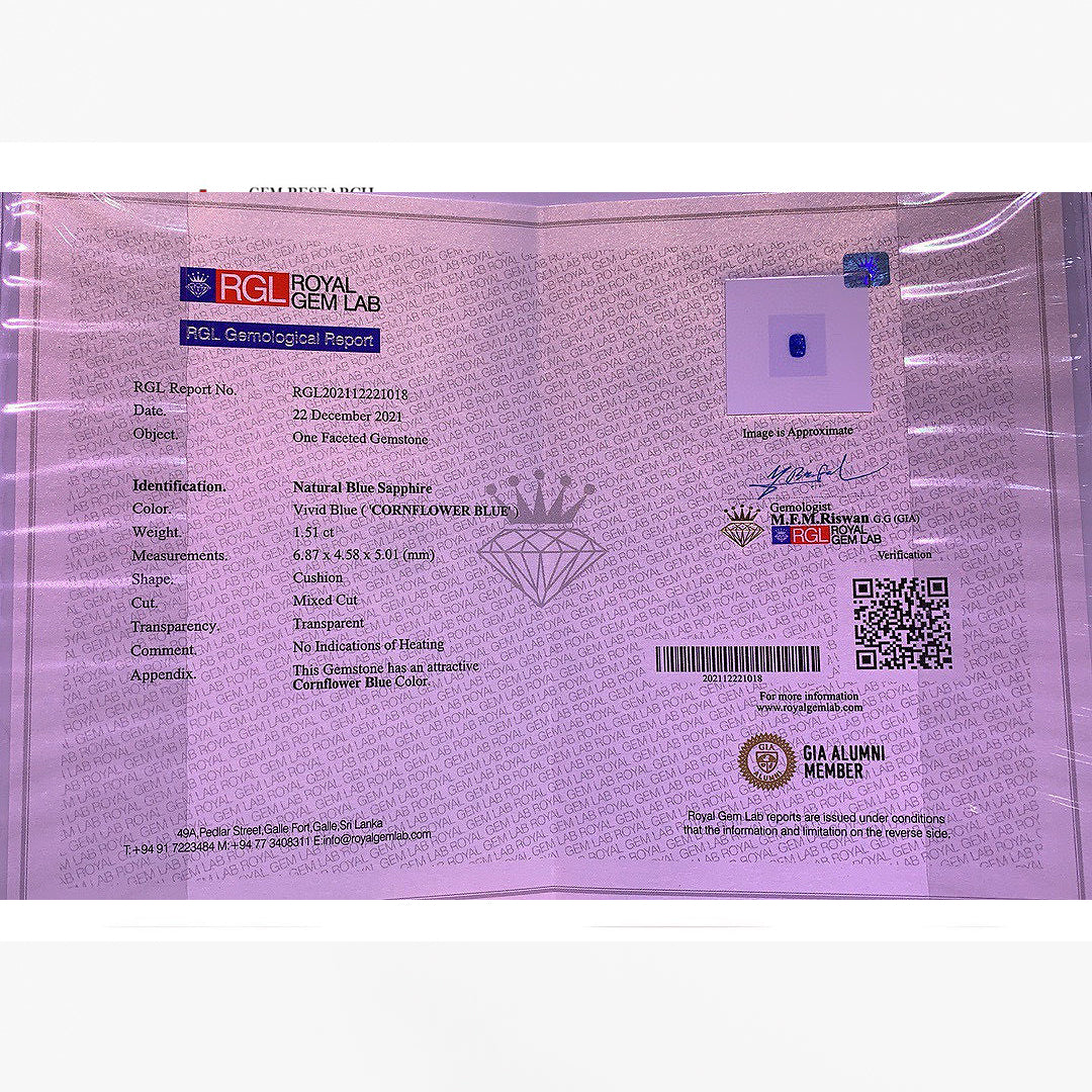 1.51 carat Natural sapphire cushion displaying Cornflower Blue color | SARATTI 
