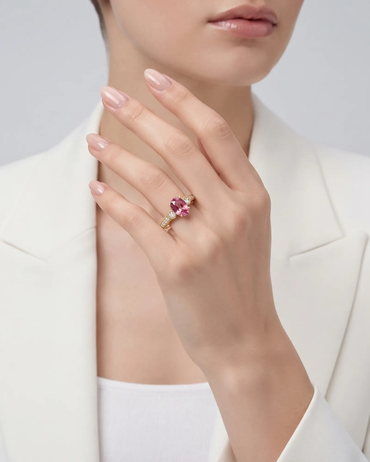 1.58ct purple sapphire ring with 0.26ct diamond accents crafted in 18K yellow gold | SARATTI