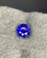 1.61ct Unheated Natural Royal Blue Sapphire Round Modified Brilliant close-up | SARATTI