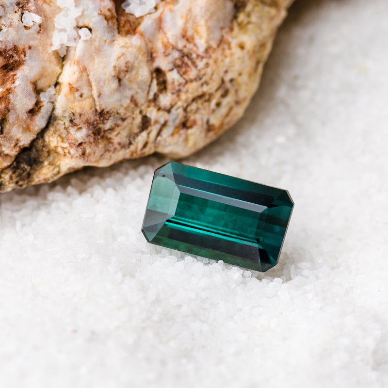 1.65-carat Bi-color Natural Tourmaline Gemstone | Saratti