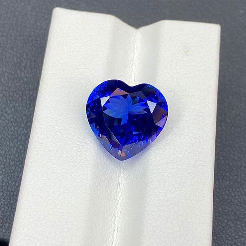 10 carat Tanzanite Gem | Saratti