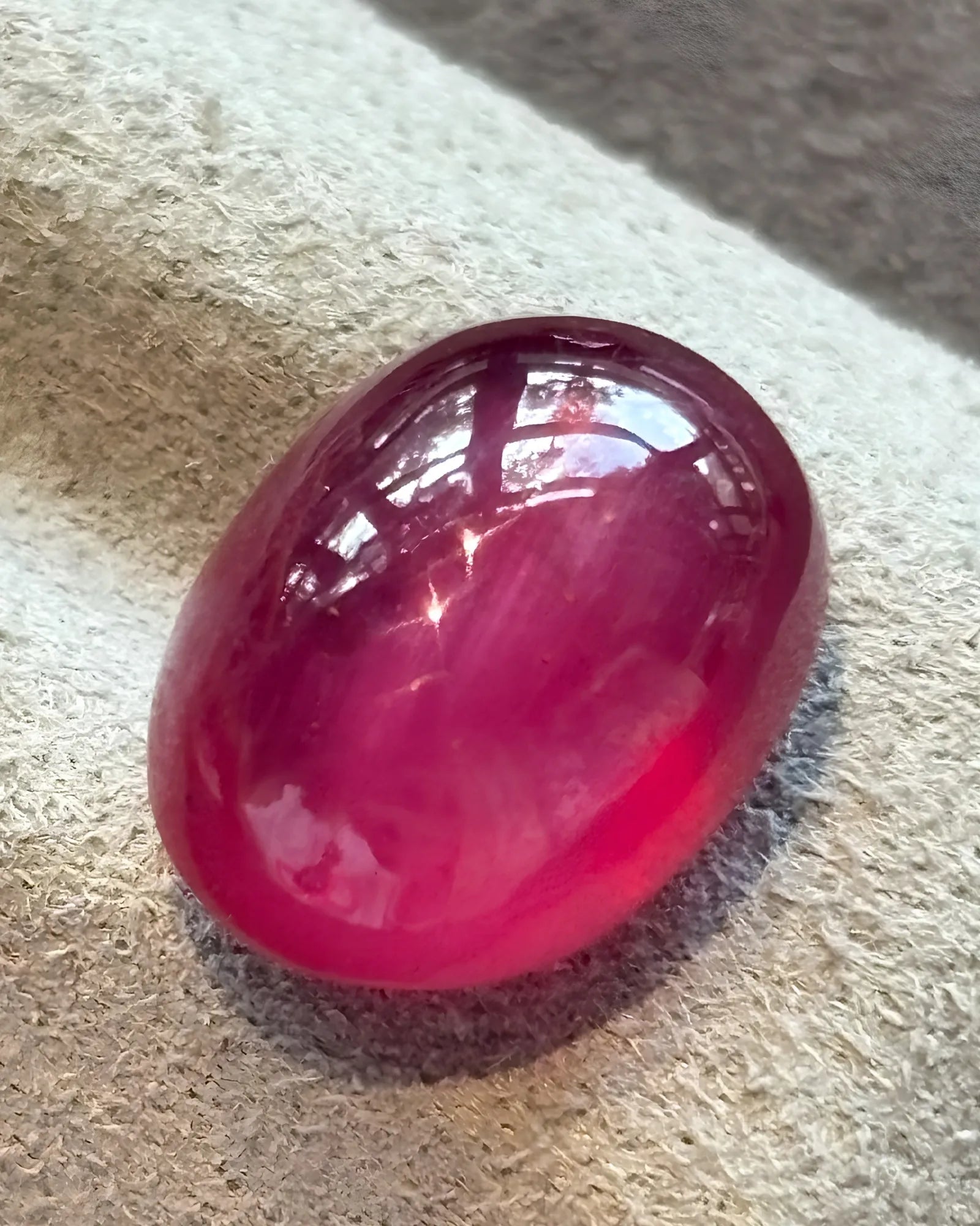 10.0ct Natural Ruby polished oval cabochon detail | SARATTI