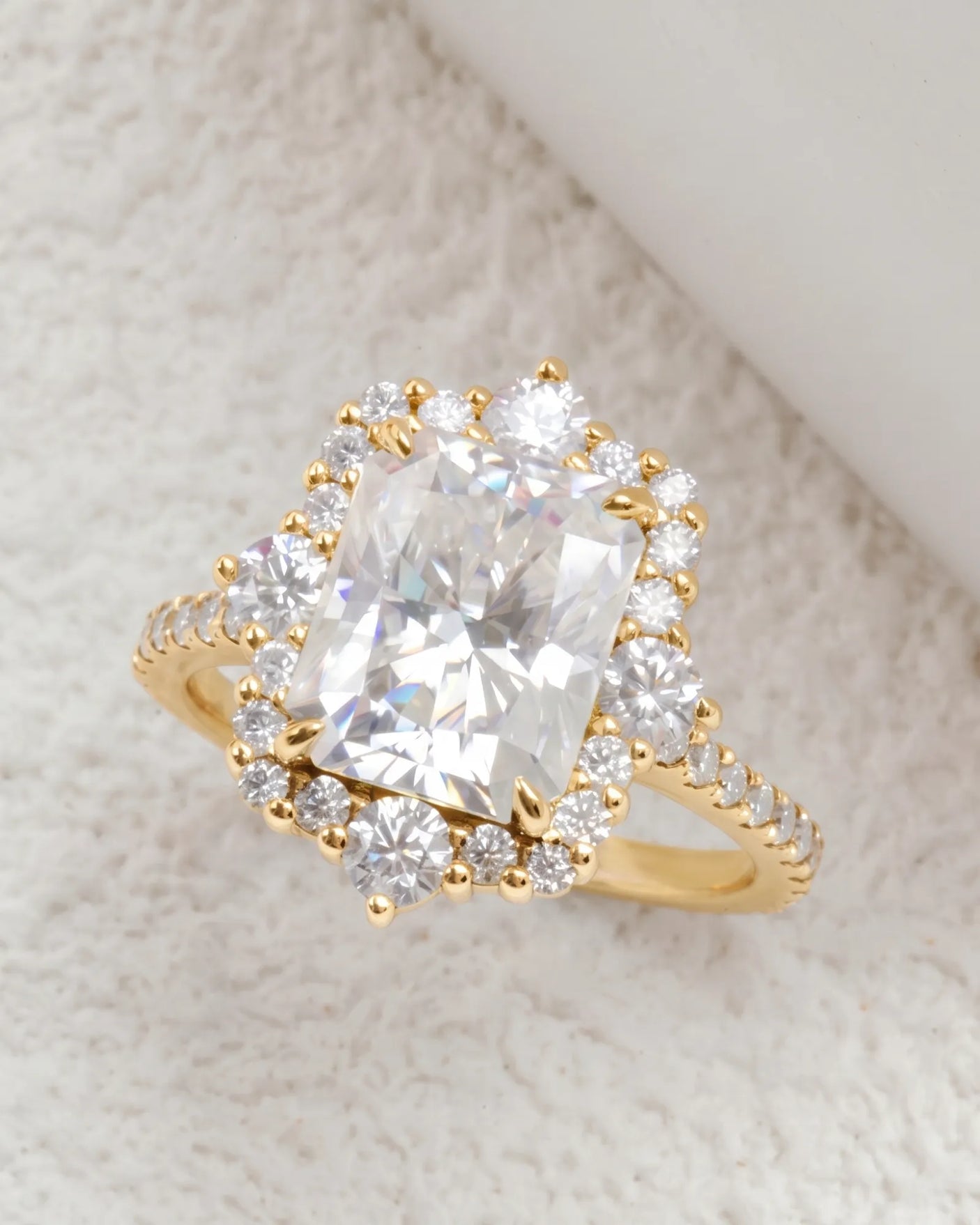 Cometa Corona – Natural Radiant-Cut Diamond Floral Halo Ring