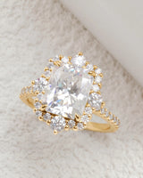 Cometa Corona – Natural Radiant-Cut Diamond Floral Halo Ring