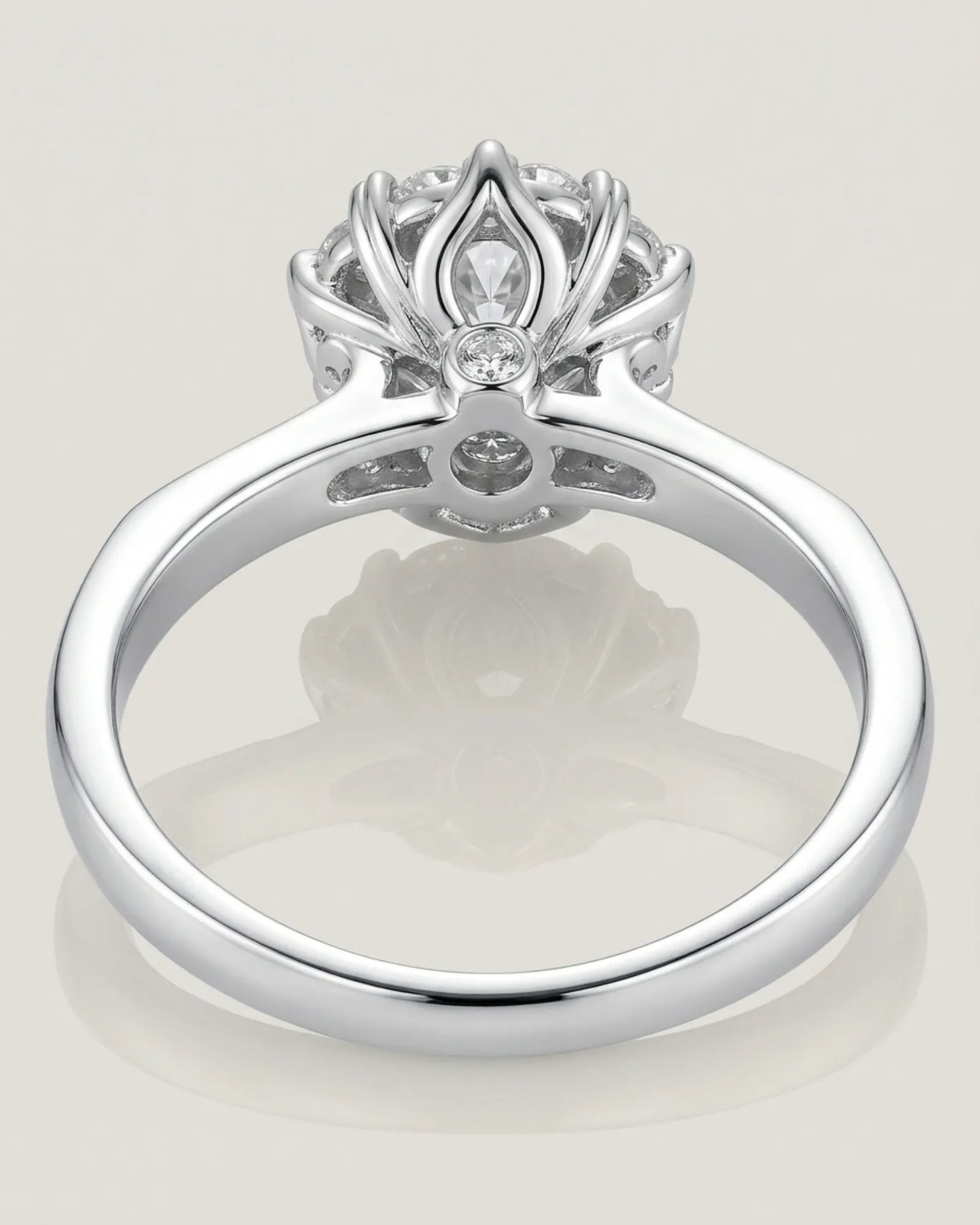 Alaya – Heavenly Harmony Natural Round Diamond Halo Engagement Ring