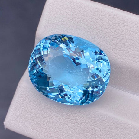 16.32cts Oval Santa Maria Natural Aquamarine Gemstone | GUILD Certified