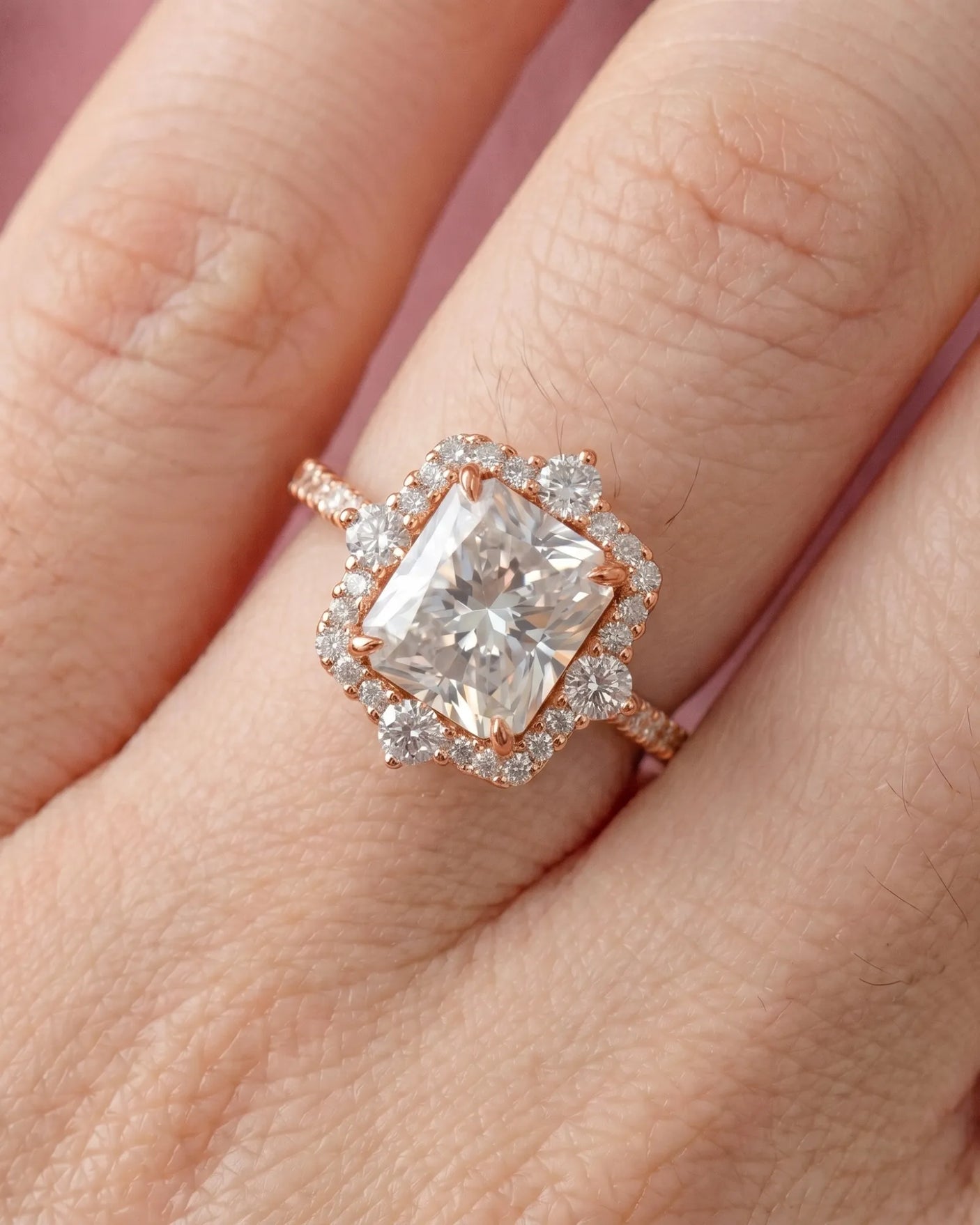 Cometa Corona – Natural Radiant-Cut Diamond Floral Halo Ring