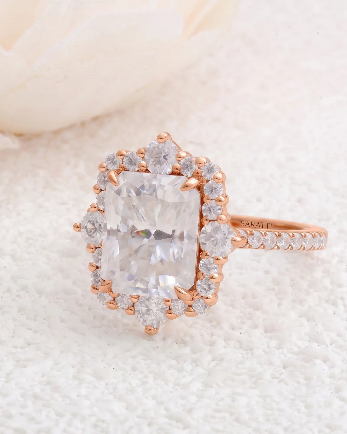 Cometa Corona – Natural Radiant-Cut Diamond Floral Halo Ring
