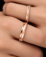 18K rose gold couple wedding bands featuring elegant wave contours and refined craftsmanship | SARATTI