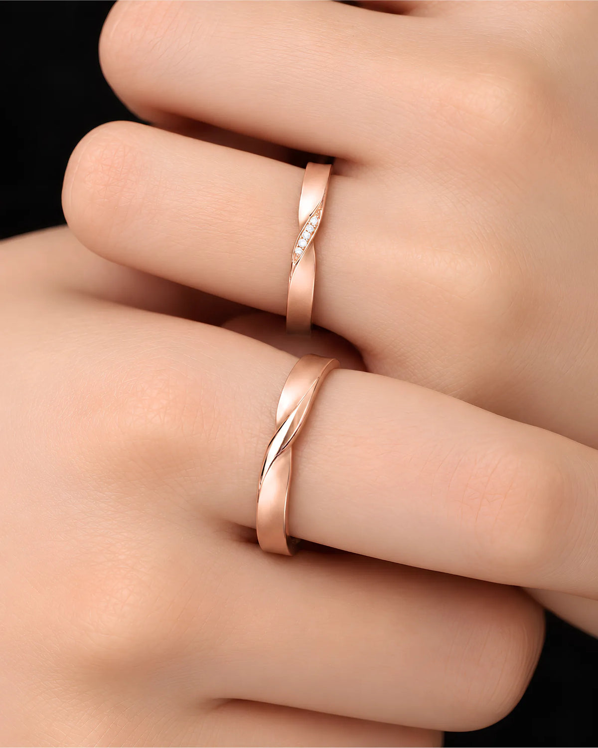 18K rose gold couple wedding rings featuring a continuous Mobius loop symbolising eternal connection | SARATTI
