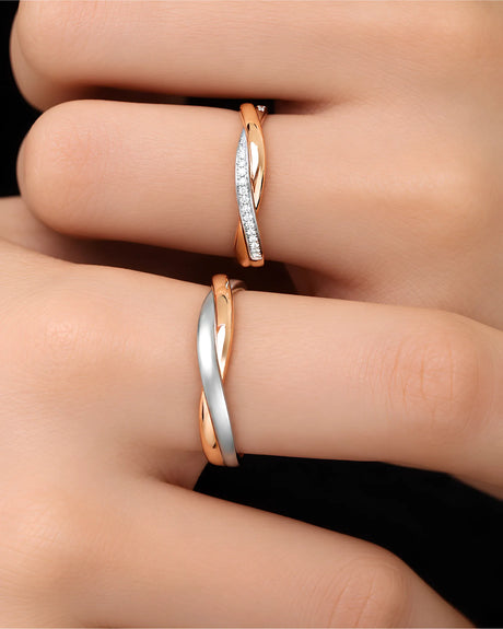 18K two tone gold couple wedding rings featuring natural diamonds and a refined fusion-inspired design | SARATTI