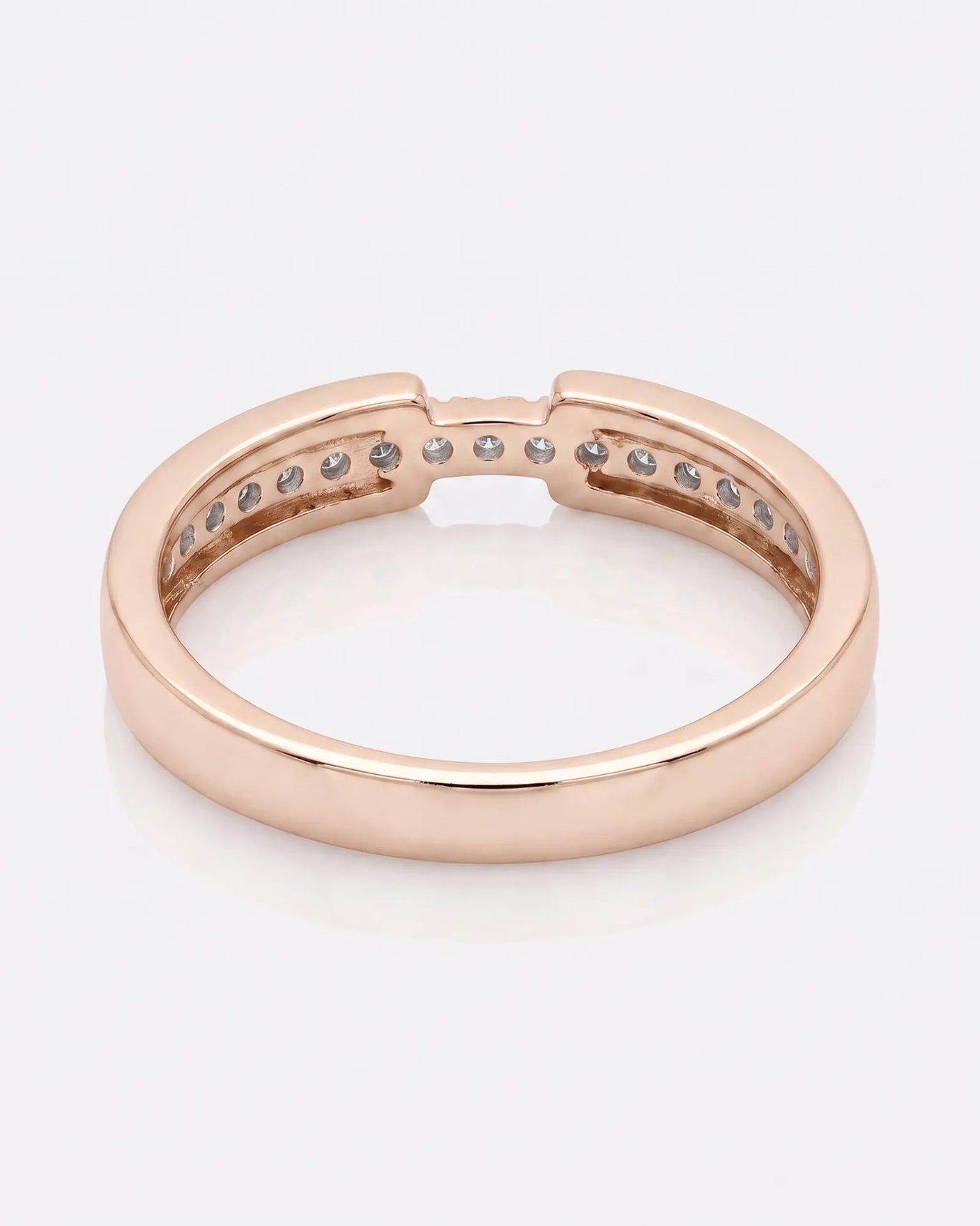 Round Diamond Wedding Band in White Gold