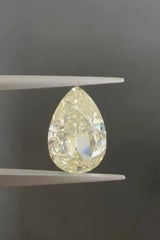 2.25ct Pear Natural Diamond (Colour Fancy Light Yellow, Clarity VS2, GIA Certified)