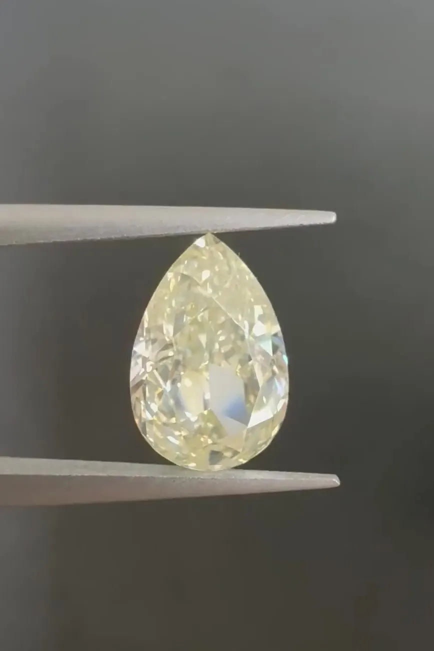 2.25ct Pear Natural Diamond (Colour Fancy Light Yellow, Clarity VS2, GIA Certified)