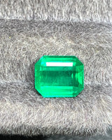 2.28ct Natural Emerald measuring 8.62 by 7.26 by 4.81 millimetres | SARATTI