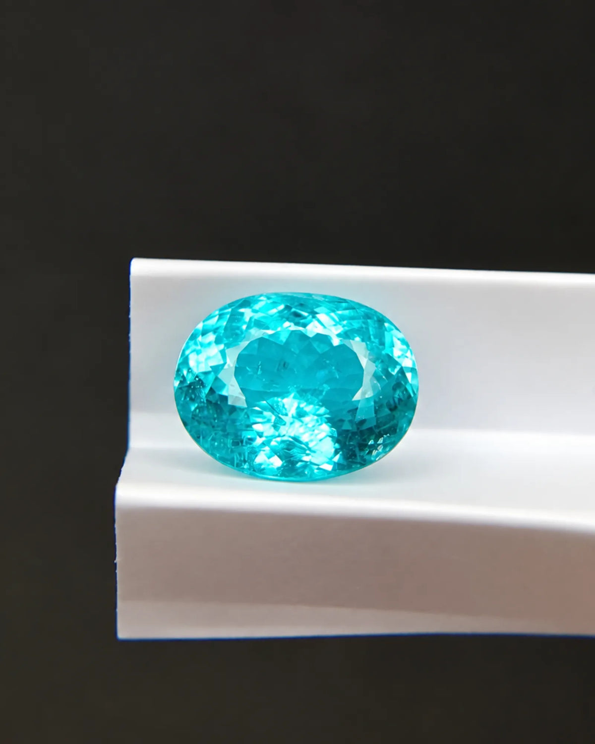 2.95 carats Natural Paraiba Tourmaline oval gemstone showing neon greenish blue colour character | SARATTI