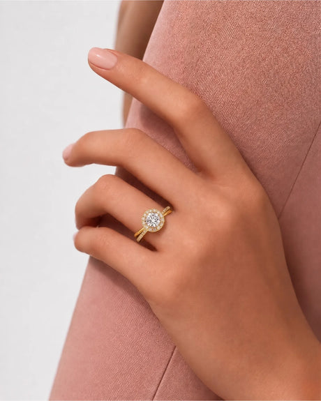 Elani – Natural Round Diamond Halo Split-Shank Ring