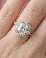 Cometa Corona – Natural Radiant-Cut Diamond Floral Halo Ring
