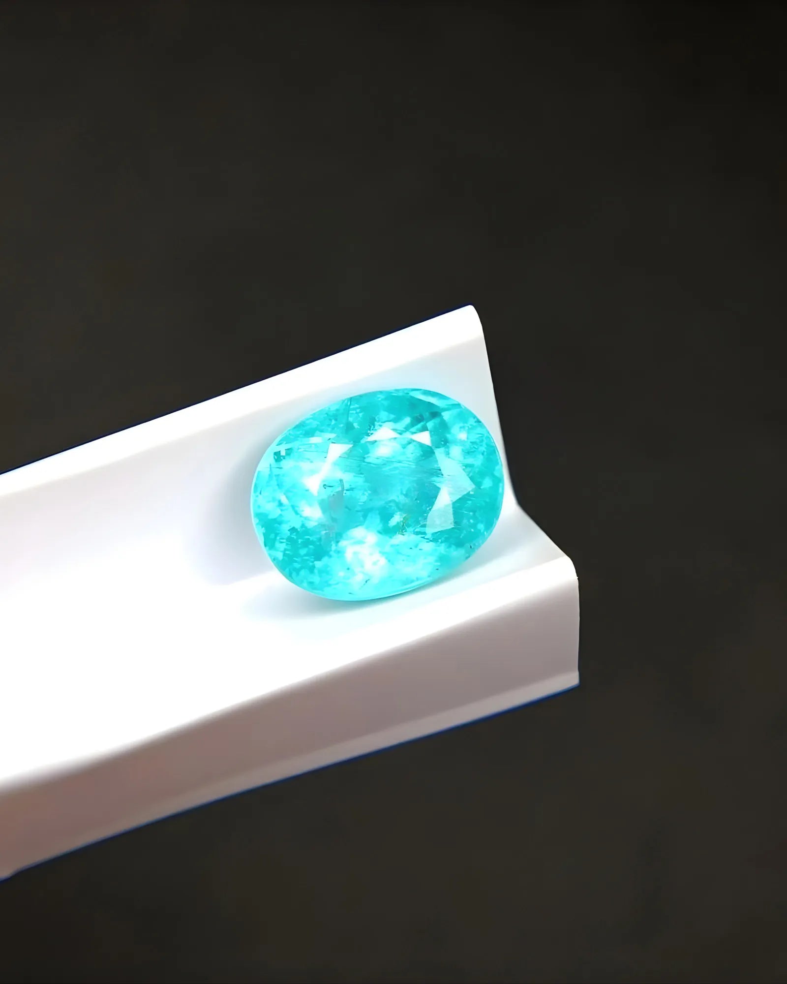 3.00 carat oval cut Paraiba tourmaline for bespoke ring | SARATTI
