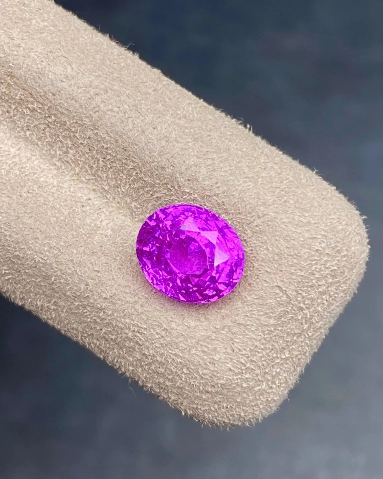 3.01ct Natural Vivid Purple Sapphire Oval loose gemstone alternate angle | SARATTI