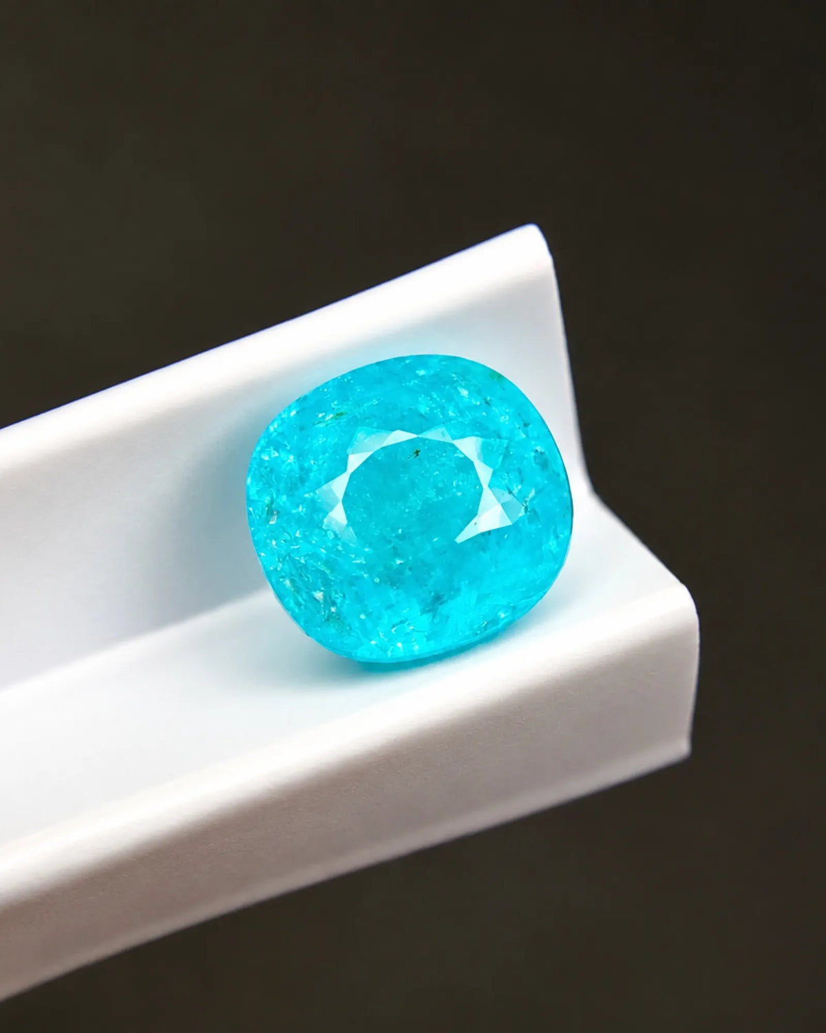 3.06ct Natural Blue Tourmaline oval faceted gemstone detailed view | SARATTI