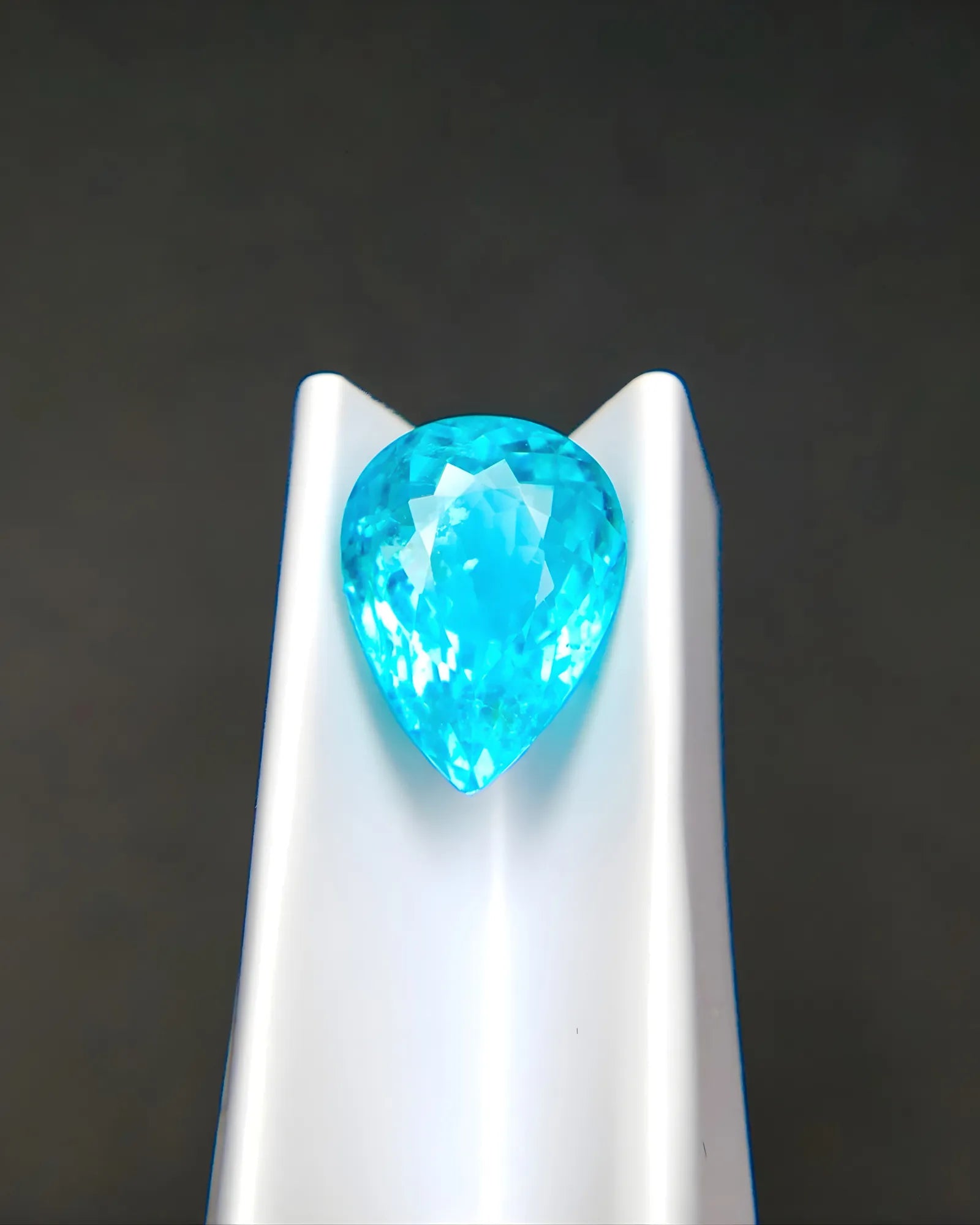 3.17 carat pear cut Paraiba tourmaline for bespoke ring | SARATTI

