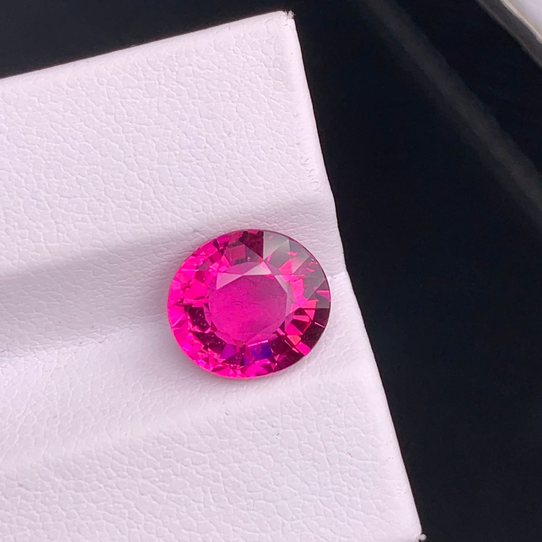 3.38 carats Natural Rubellite Tourmaline Gemstone | Oval – 9.6 × 8.1 × 5.4 mm