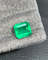 3.60ct Colombian Emerald Octagonal Step cut loose gemstone alternate angle | SARATTI
