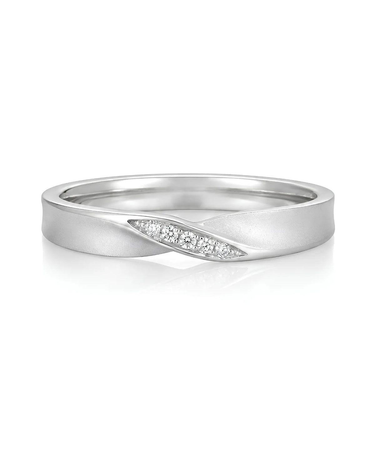 Mobius Promise wedding band set with sculptural infinity curves and refined platinum craftsmanship | SARATTI