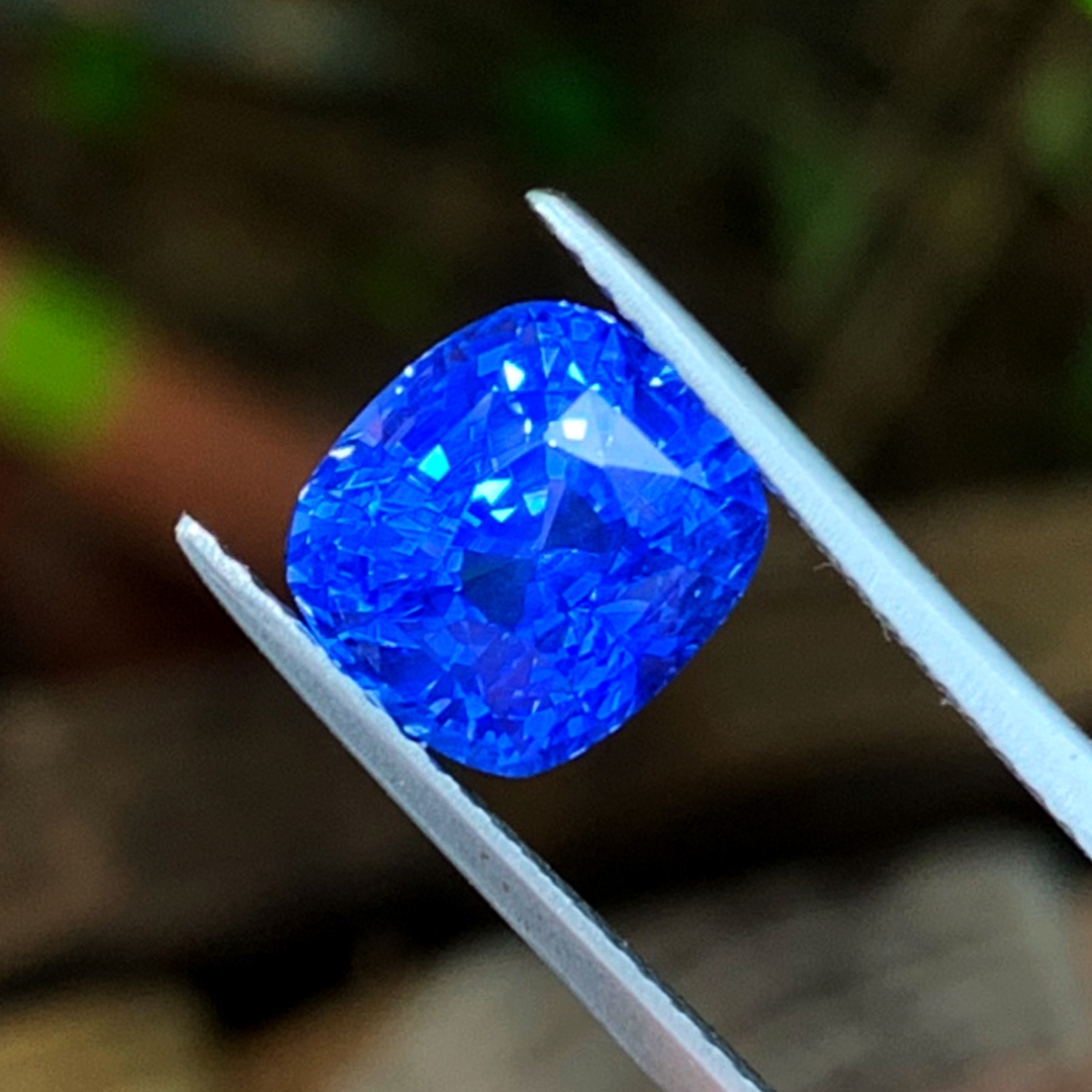 Genuinely Cornflower Blue Sapphire Gemstone | GRS Certified by Saratti