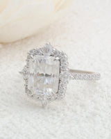 Cometa Corona – Natural Radiant-Cut Diamond Floral Halo Ring