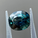 Green Sapphire Gemstone in Oval Shape | Saratti Jewelry