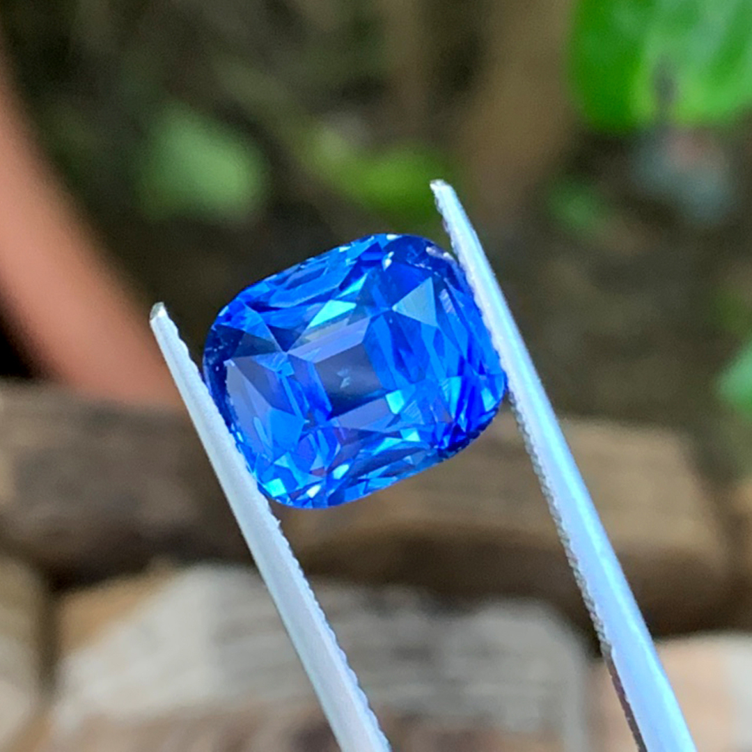 7.06 cts Unheated Cornflower Blue Natural Sapphire | AIGS Certified