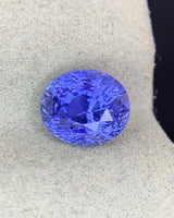 4.03ct Natural Cornflower Blue Sapphire oval modified brilliant close-up | SARATTI