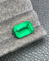 4.76ct Natural Emerald Step cut loose gemstone alternate angle | SARATTI