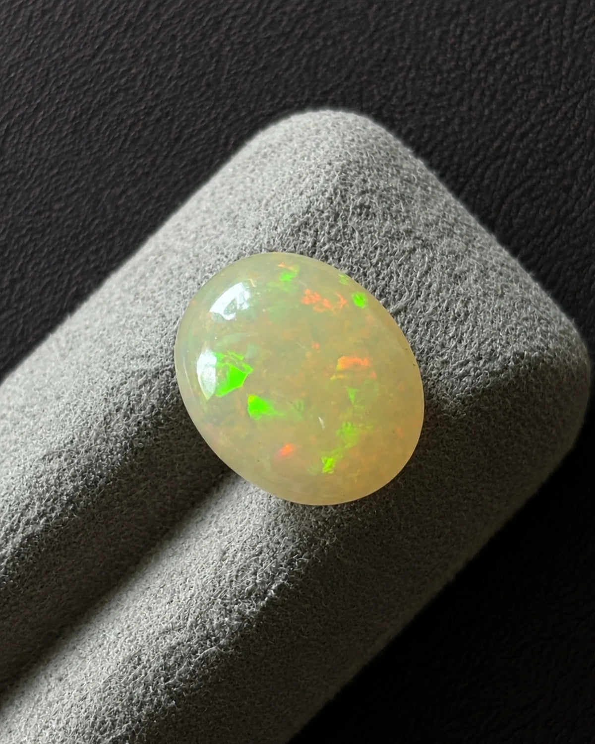 4.77ct Ethiopian White Opal loose gemstone alternate view | SARATTI