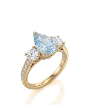 Étoile Trinity pear cut Aquamarine three-stone diamond ring setting in Yellow Gold, 45-degree view | SARATTI
