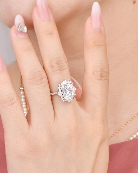Cometa Corona – Natural Radiant-Cut Diamond Floral Halo Ring