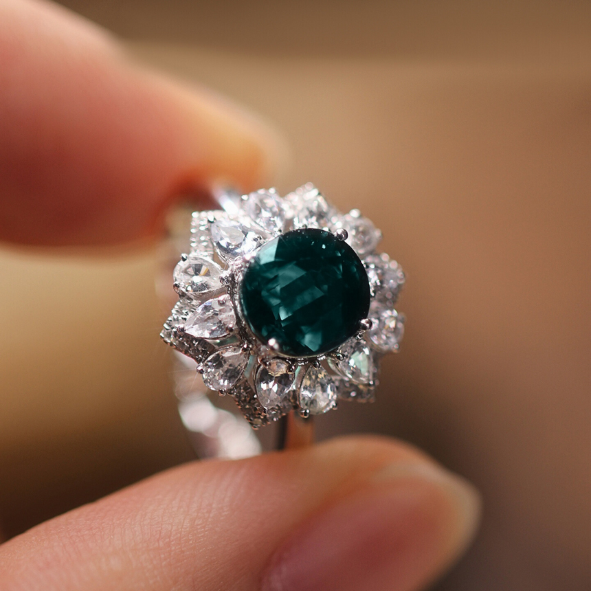 Celestial Bloom – Natural Unheated Sapphire & Diamond Ring