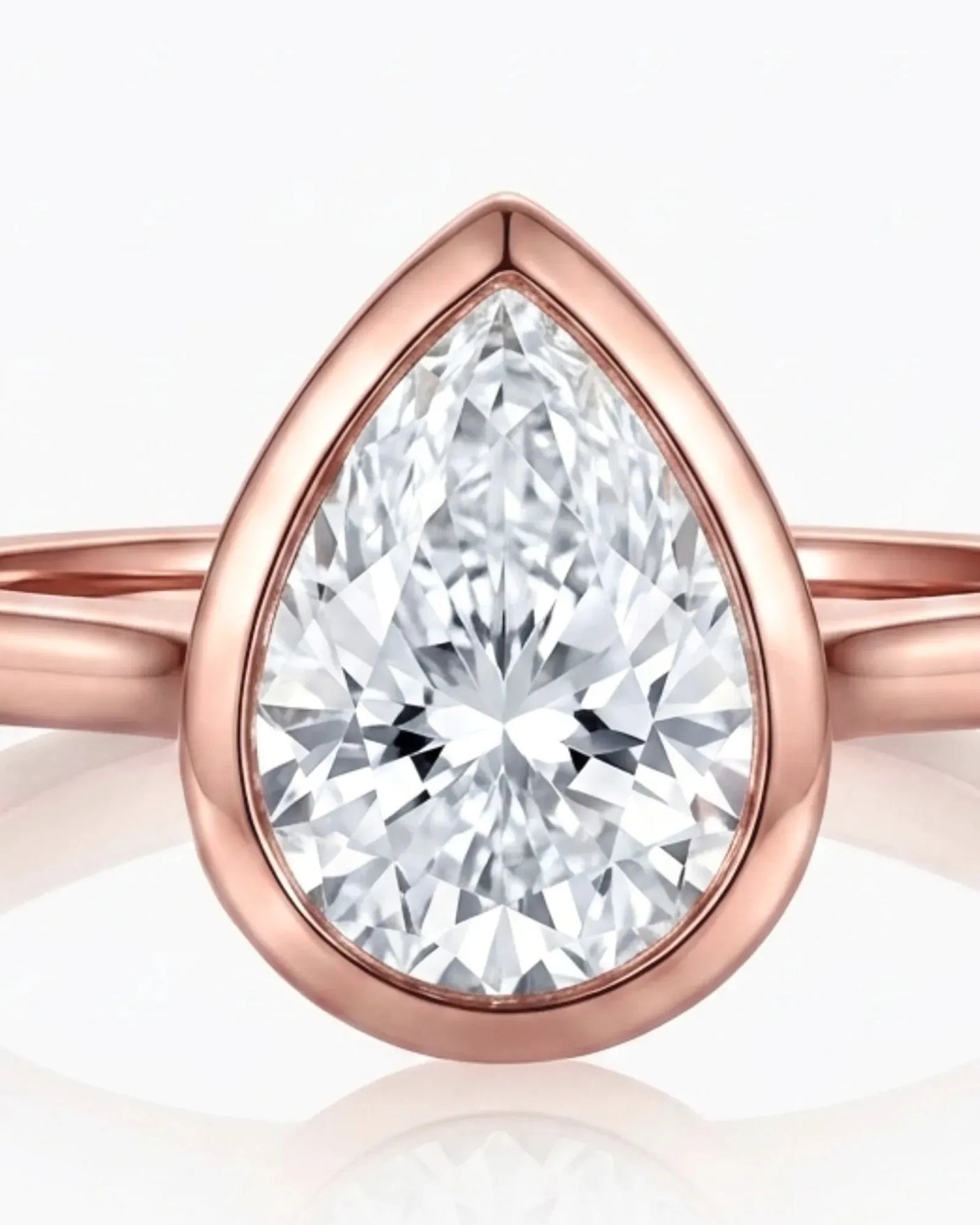 Aurelia's Embrace – Natural Pear-Cut Diamond Bezel Ring