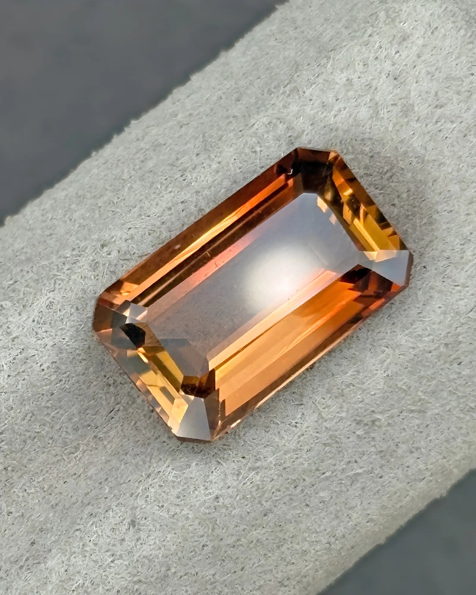 6.55ct golden-orange Imperial Topaz side profile | SARATTI