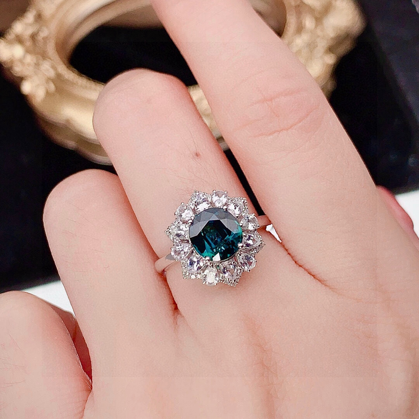 Celestial Bloom – Natural Unheated Sapphire & Diamond Ring