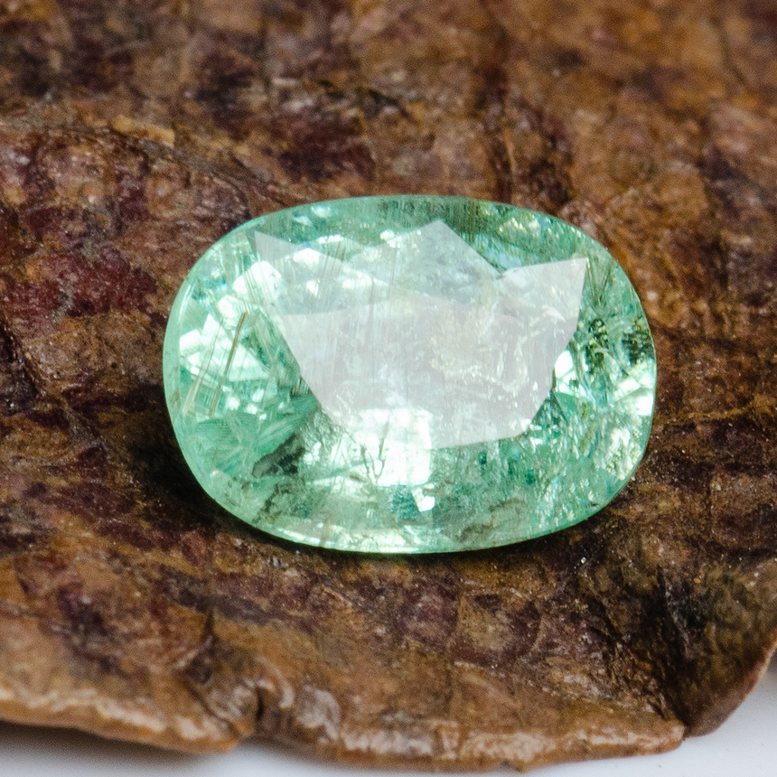 7.8mm x 5.5mm Paraiba Tourmaline for Bespoke Jewelry | SARATTI