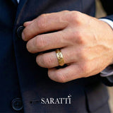 Vintage mens wedding band smooth comfort fit interior in 18K yellow gold | SARATTI